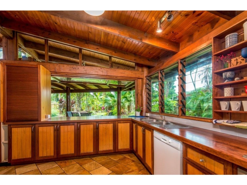 24 Pellowe Street, Clifton Beach QLD 4879