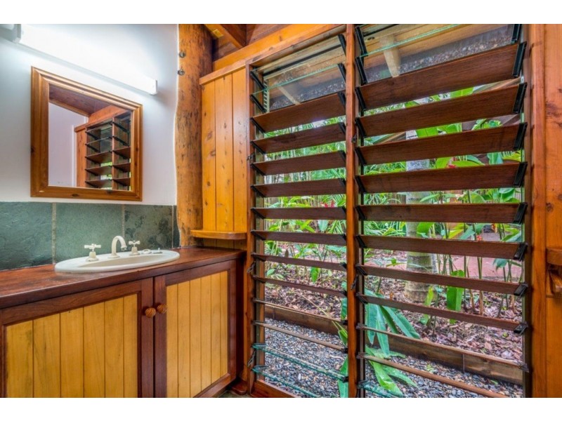 24 Pellowe Street, Clifton Beach QLD 4879