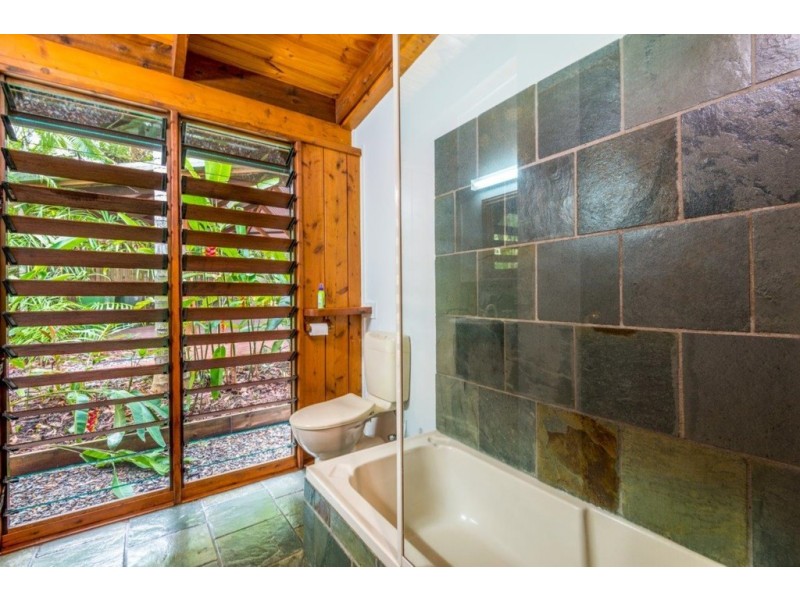 24 Pellowe Street, Clifton Beach QLD 4879