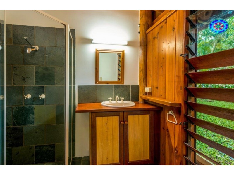24 Pellowe Street, Clifton Beach QLD 4879