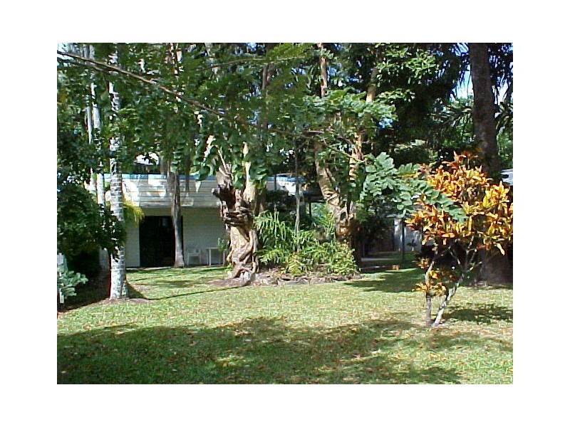 31 Veivers Rd, Palm Cove QLD 4879