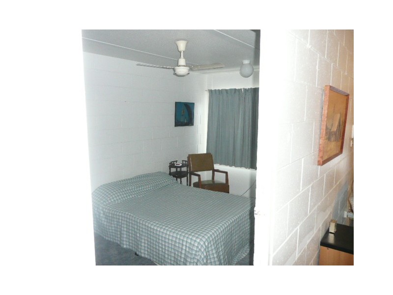 9/9-11 Amphora St, Palm Cove QLD 4879