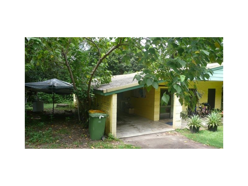 15 Buchan St, Palm Cove QLD 4879