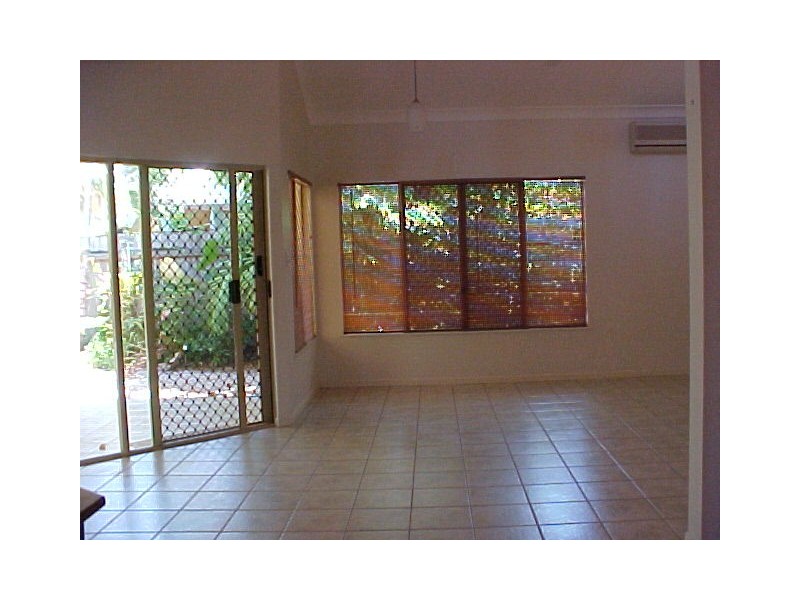 9/71-73 Cedar Rd, Palm Cove QLD 4879