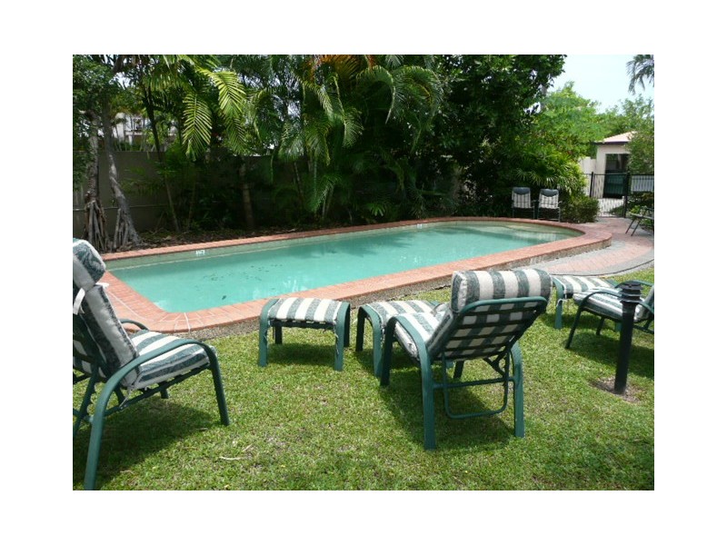 13/65 Cedar Rd, Palm Cove QLD 4879