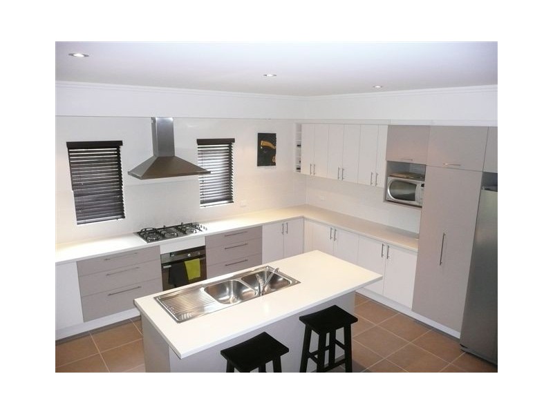 3 Rossman Rd, Smithfield QLD 4878