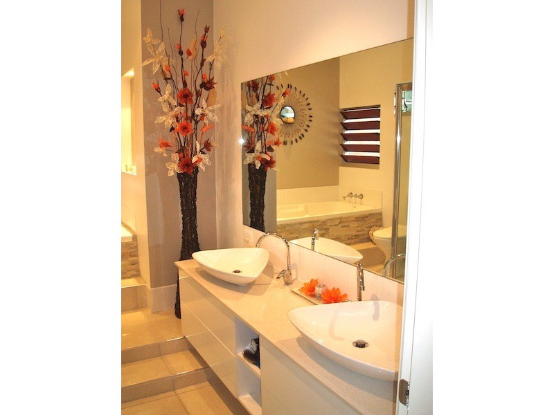 55 Veivers Rd, Palm Cove QLD 4879