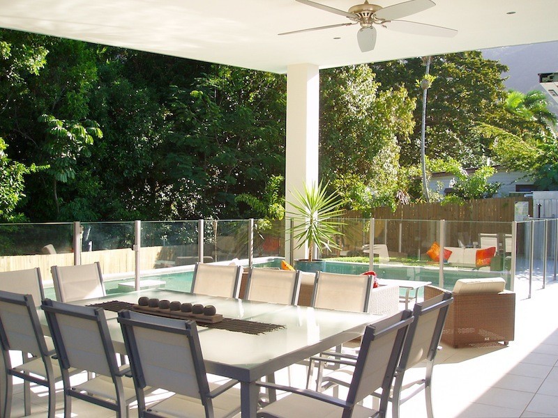 55 Veivers Rd, Palm Cove QLD 4879