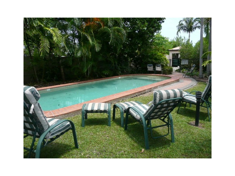 13/65 Cedar Rd, Palm Cove QLD 4879