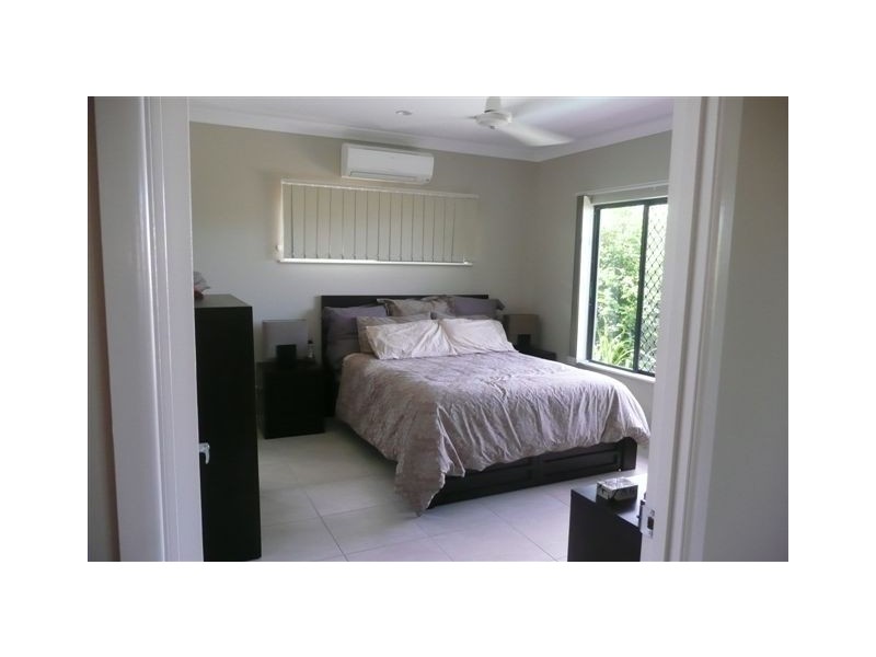 4 Retreat Close, Palm Cove QLD 4879