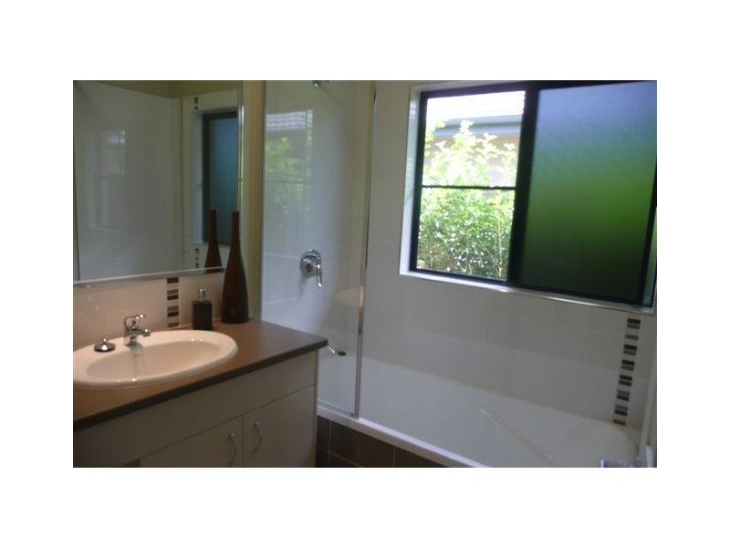 4 Retreat Close, Palm Cove QLD 4879