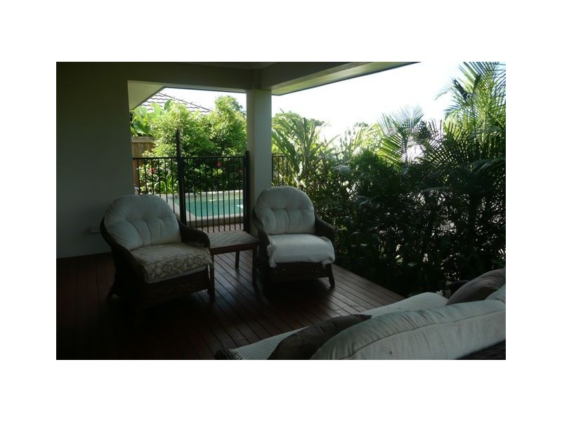 4 Retreat Close, Palm Cove QLD 4879