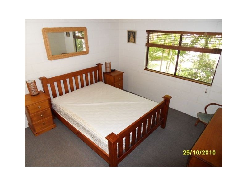 8/21 Cedar Rd, Palm Cove QLD 4879