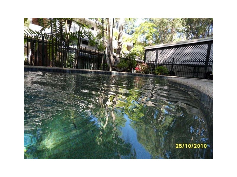 8/21 Cedar Rd, Palm Cove QLD 4879