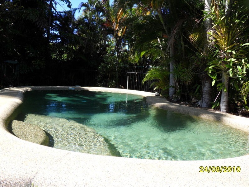 87 Cedar Rd, Palm Cove QLD 4879