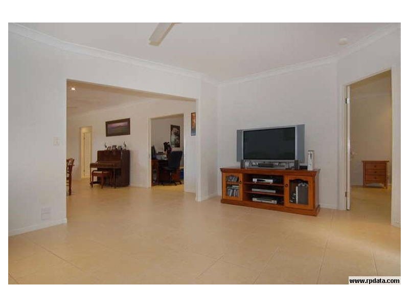 64 Moore Rd, Kewarra Beach QLD 4879