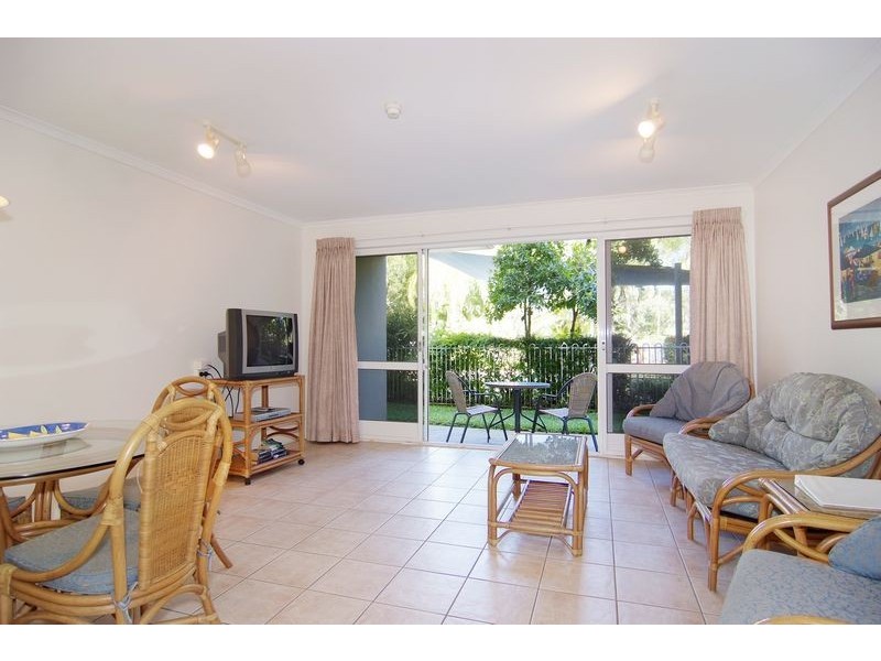 105 Tiger Cowrie Coral Coast Drive, Palm Cove QLD 4879