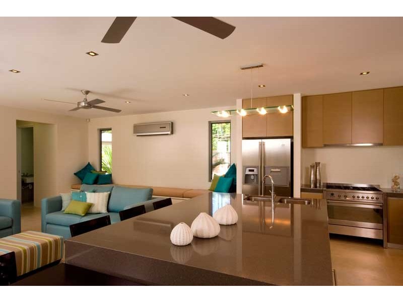 4 Muller St, Palm Cove QLD 4879