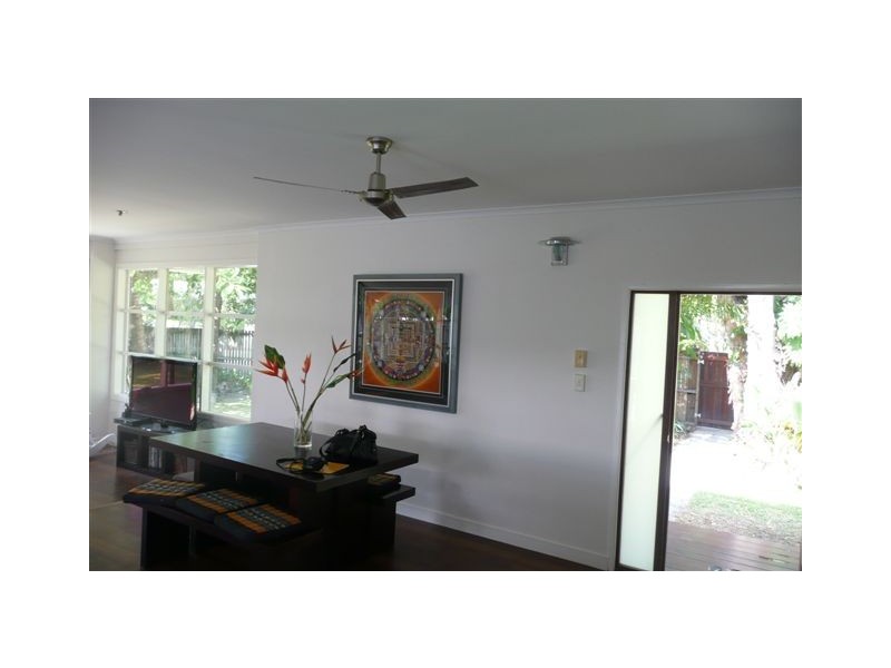 2 Starling St, Kewarra Beach QLD 4879