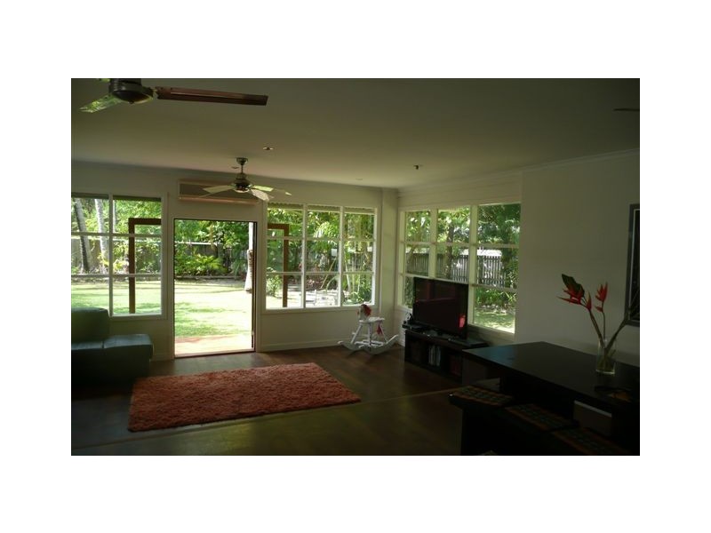 2 Starling St, Kewarra Beach QLD 4879
