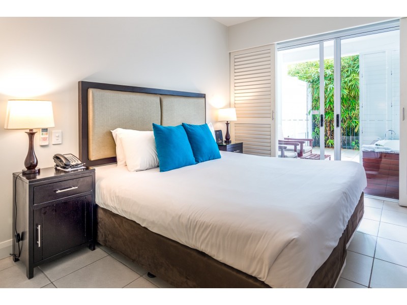 123 Williams Esp., Palm Cove QLD 4879