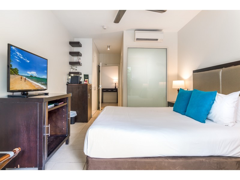 123 Williams Esp., Palm Cove QLD 4879