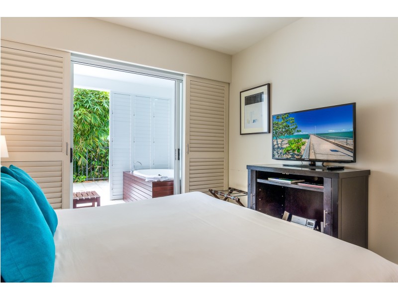 123 Williams Esp., Palm Cove QLD 4879