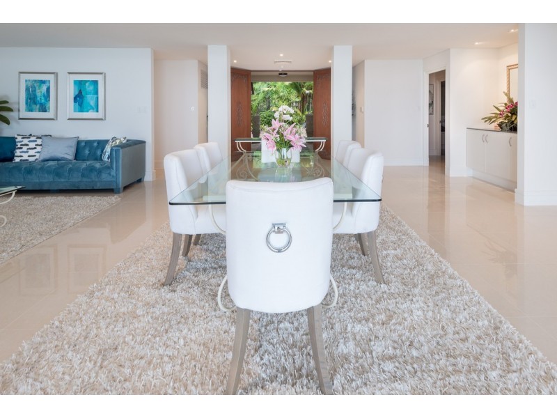 2/17 COLONEL CUMMINGS DRIVE, Palm Cove QLD 4879
