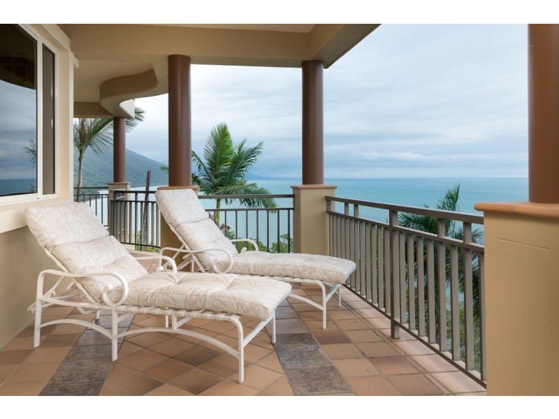 2/17 COLONEL CUMMINGS DRIVE, Palm Cove QLD 4879