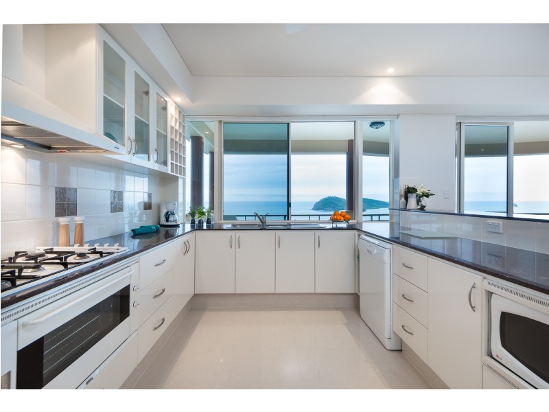 2/17 COLONEL CUMMINGS DRIVE, Palm Cove QLD 4879