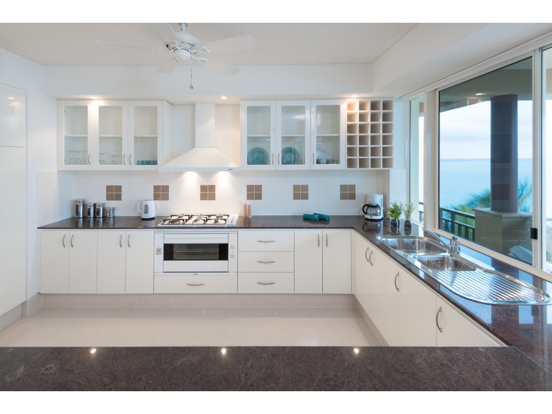2/17 COLONEL CUMMINGS DRIVE, Palm Cove QLD 4879