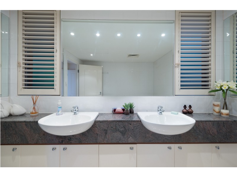 2/17 COLONEL CUMMINGS DRIVE, Palm Cove QLD 4879