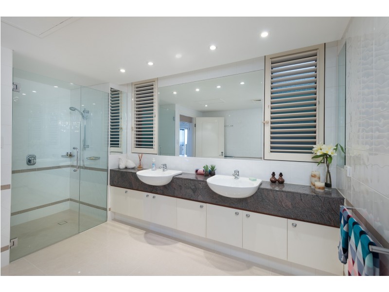 2/17 COLONEL CUMMINGS DRIVE, Palm Cove QLD 4879