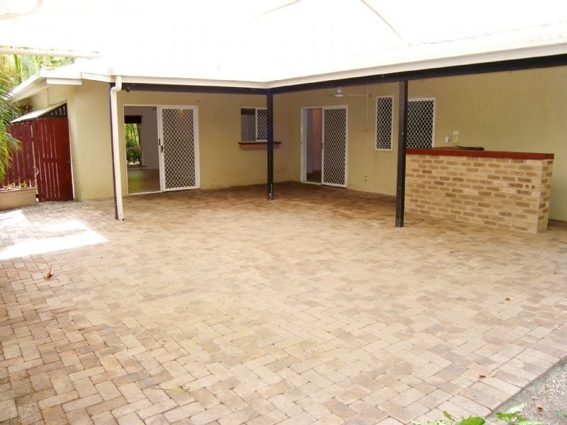 20 Eddy St, Clifton Beach QLD 4879