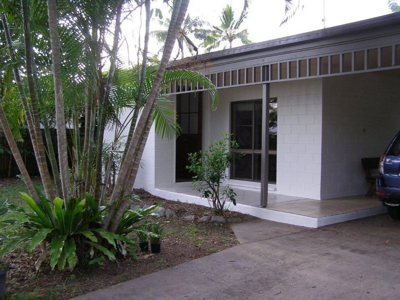 43 Terebra Street, Palm Cove QLD 4879