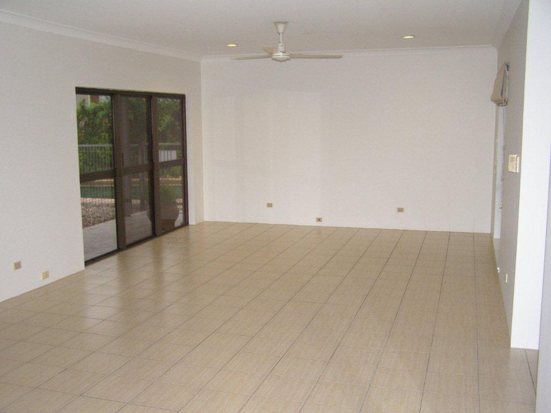 43 Terebra Street, Palm Cove QLD 4879