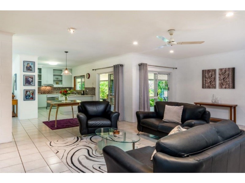 31 CYPERUS DRIVE, Redlynch QLD 4870