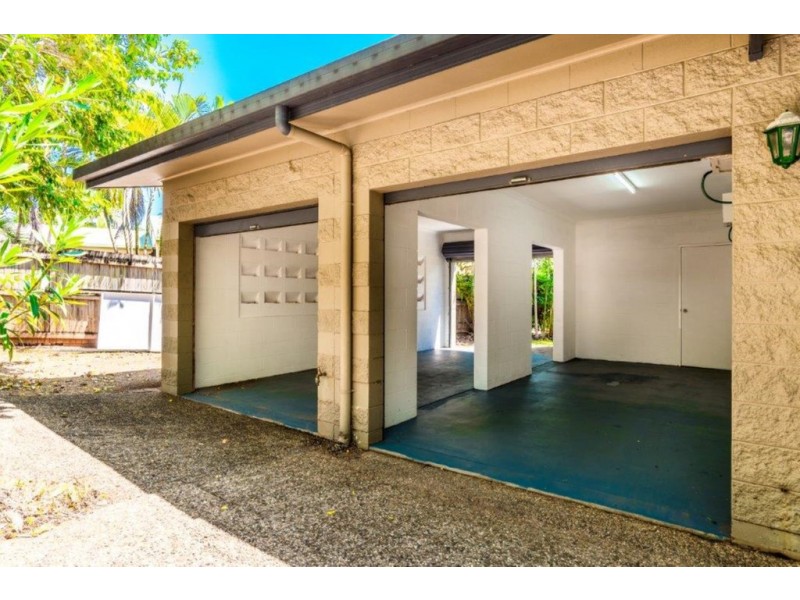 31 CYPERUS DRIVE, Redlynch QLD 4870