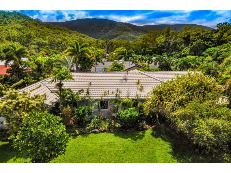 4 Helsdon Close, Clifton Beach QLD 4879