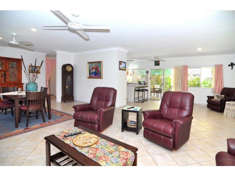 4 Helsdon Close, Clifton Beach QLD 4879