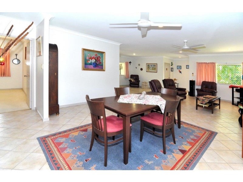 4 Helsdon Close, Clifton Beach QLD 4879