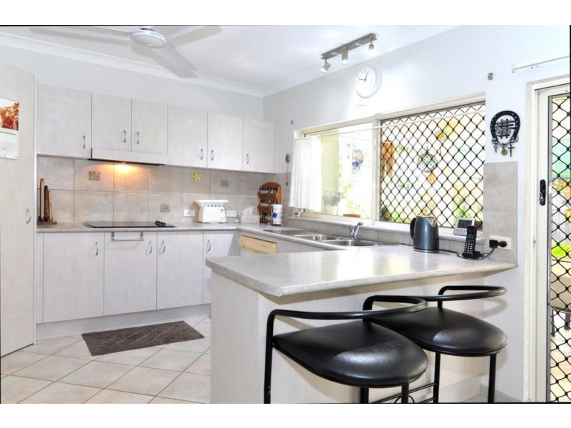 4 Helsdon Close, Clifton Beach QLD 4879