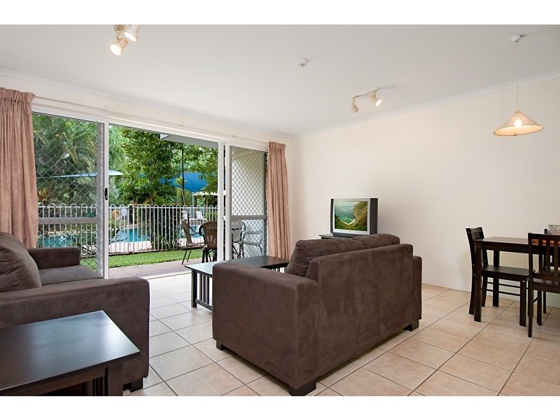102 Coral Coast Drive, Palm Cove QLD 4879