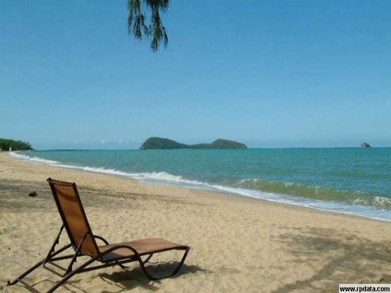 54 Cedar Road, Palm Cove QLD 4879