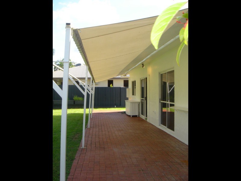 24 Thais Street, Palm Cove QLD 4879