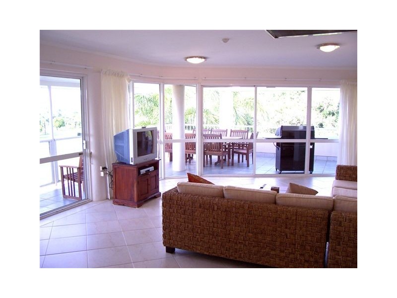 422 Coral Coast Drive, Palm Cove QLD 4879