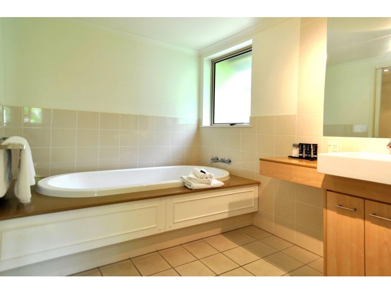 624/49 Williams Esplanade, Palm Cove QLD 4879