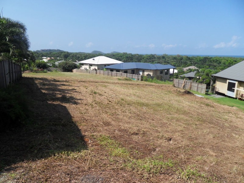 25 Savannah Street, Palm Cove QLD 4879