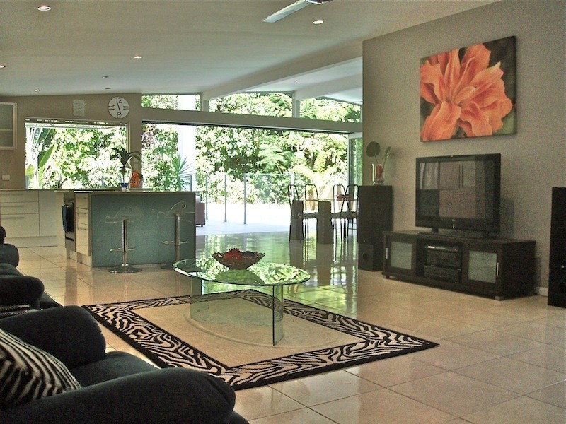 55 Veivers Road, Palm Cove QLD 4879