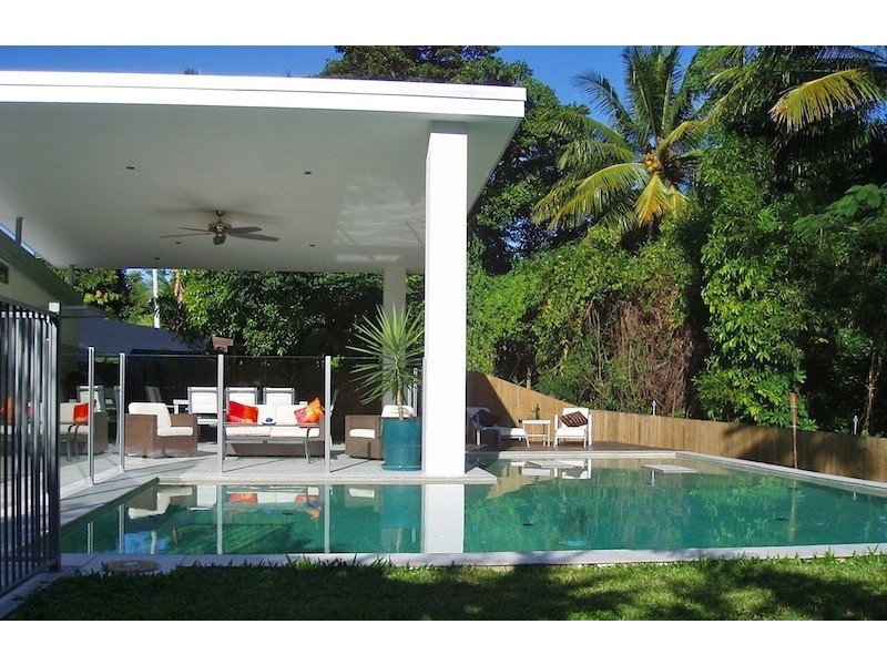 55 Veivers Road, Palm Cove QLD 4879